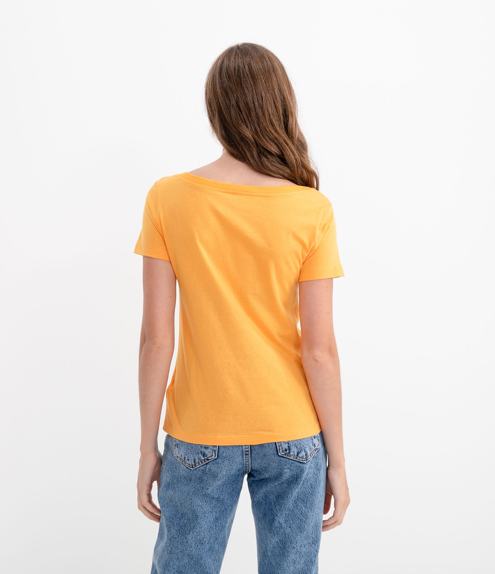 Camiseta em Algodão com Gola V e Manga Curta 2