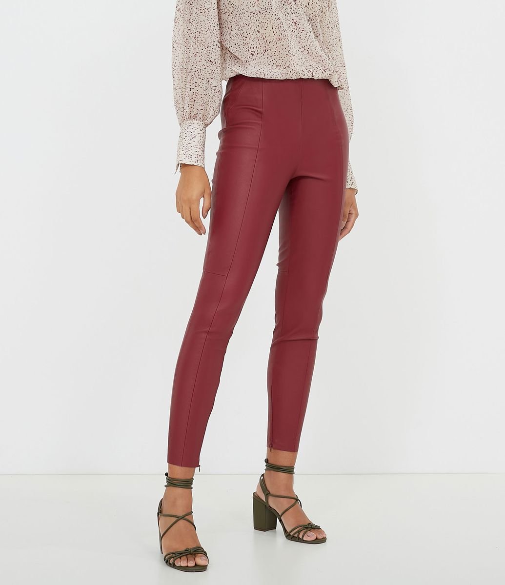 Calça Legging Lisa Básica em Material Sintético Menor preço em Calça Legging Lisa Básica em Material Sintético