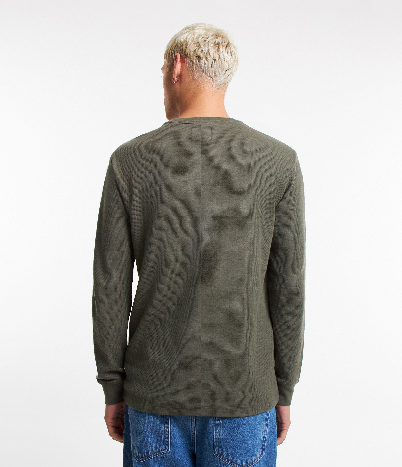 Camiseta Regular em Algodão com Textura Waffle e Manga Longa Verde 4