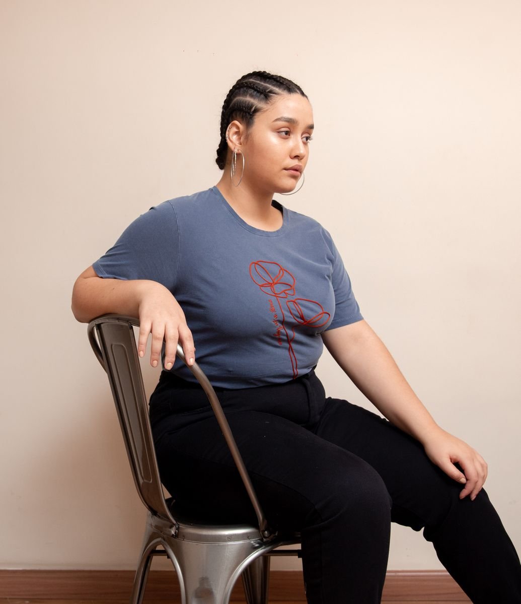 calça jeans bordada com flores renner