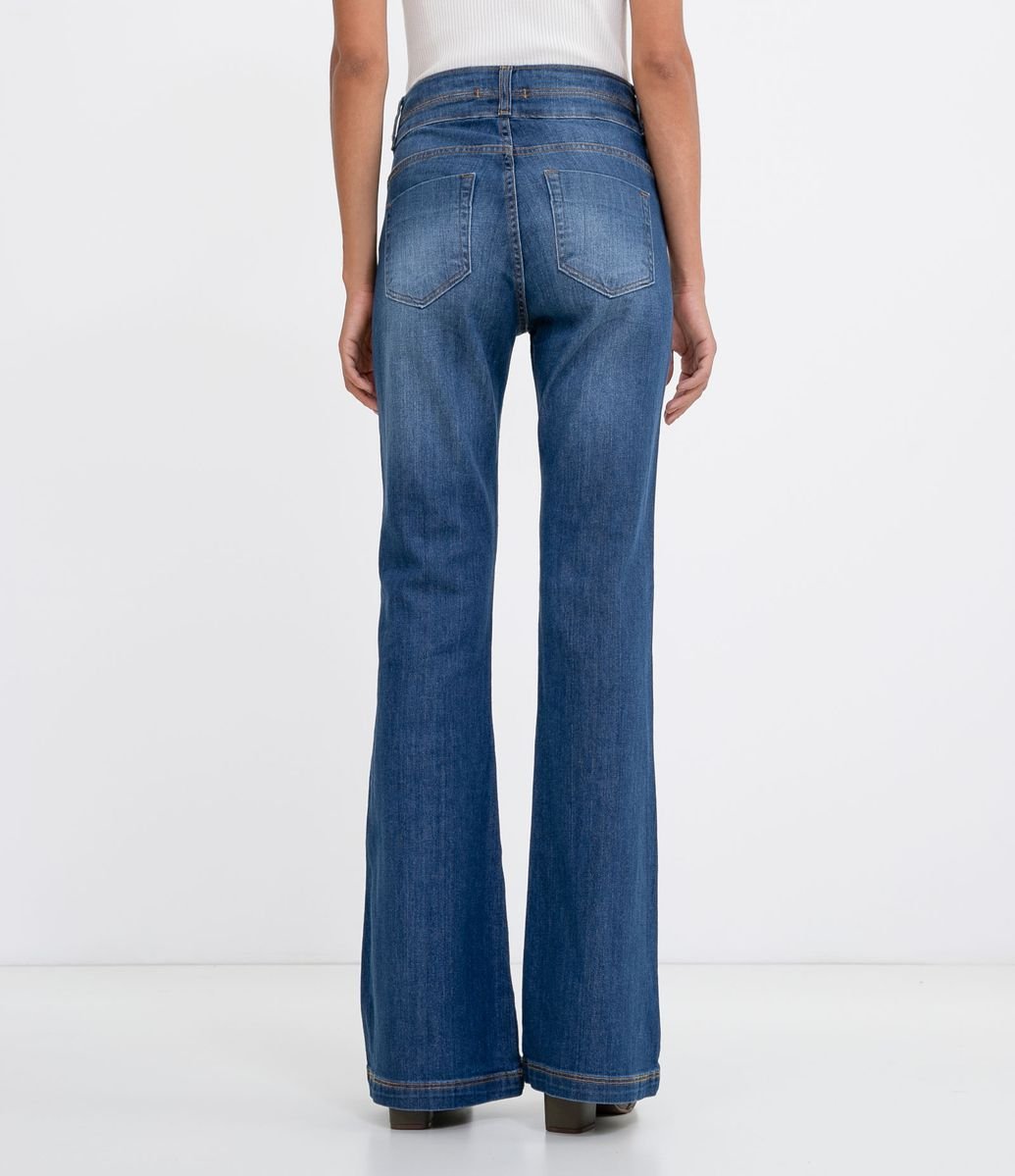 calça flare preta renner