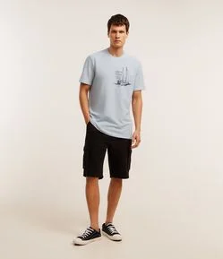 Bermuda Reta em Sarja com Bolsos Cargo