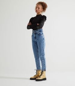 Calça Jeans Clochard com Cinto de Fivela com Strass