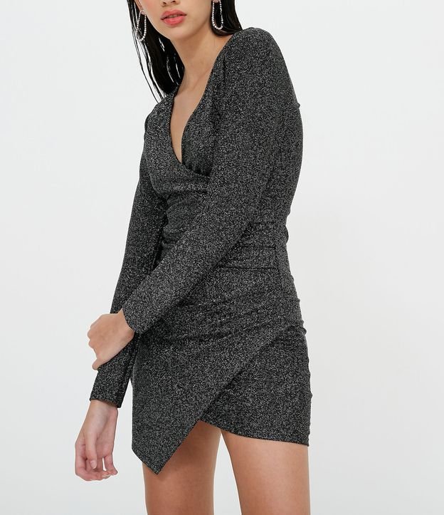 vestido metalizado renner