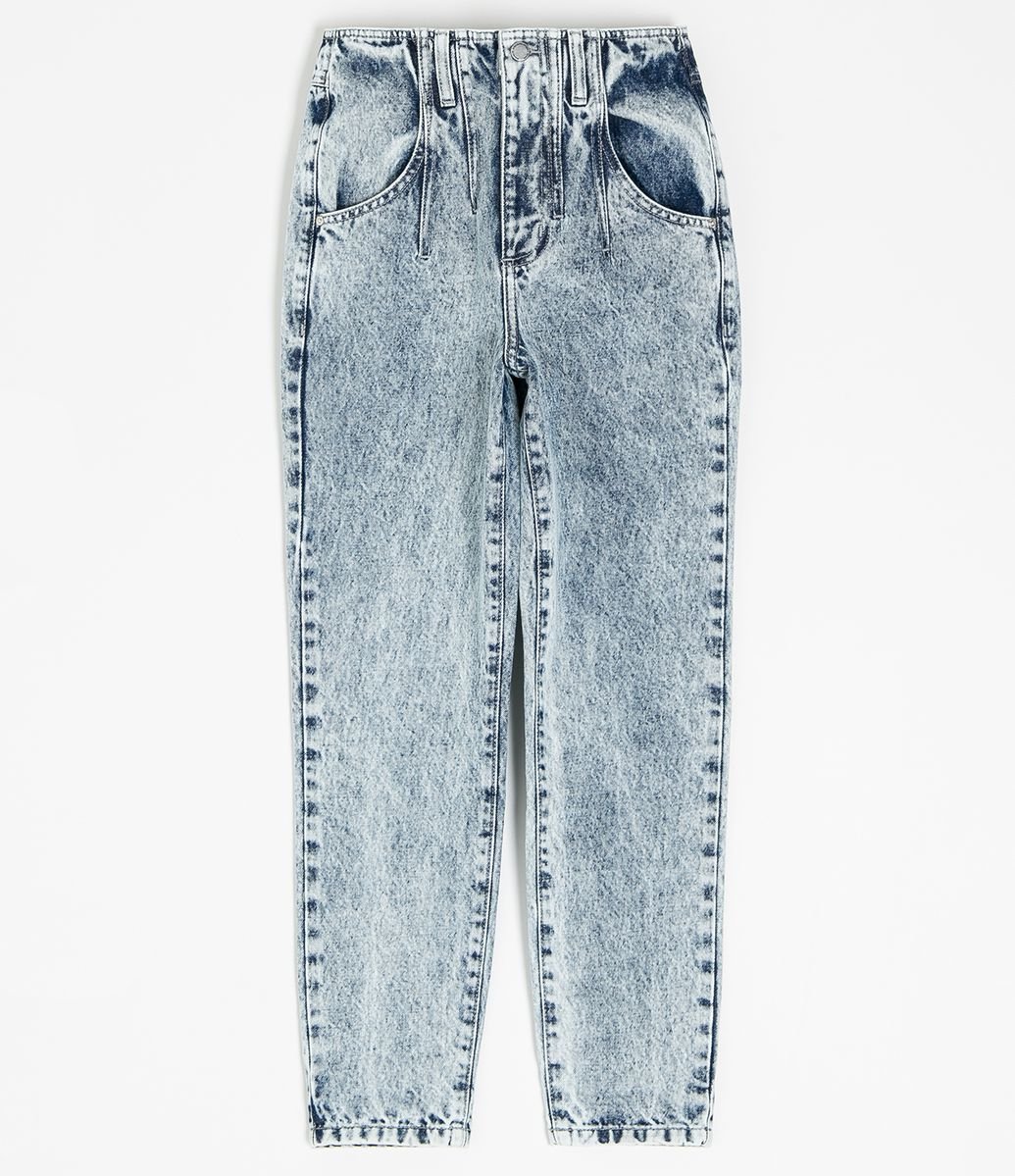 calça mom jeans marmorizada