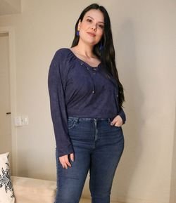 Calça Skinny com Barra Assimétrica em Jeans Curve & Plus Size