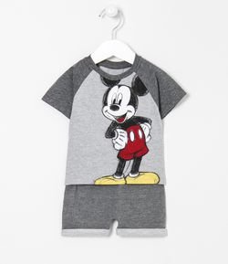 Conjunto Infantil Camiseta Estampa do Mickey Rabiscado e Bermuda com Bolso Canguru - Tam 0 a 18 meses