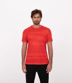 Camiseta Esportiva Estampada com Detalhe Neon no Braço