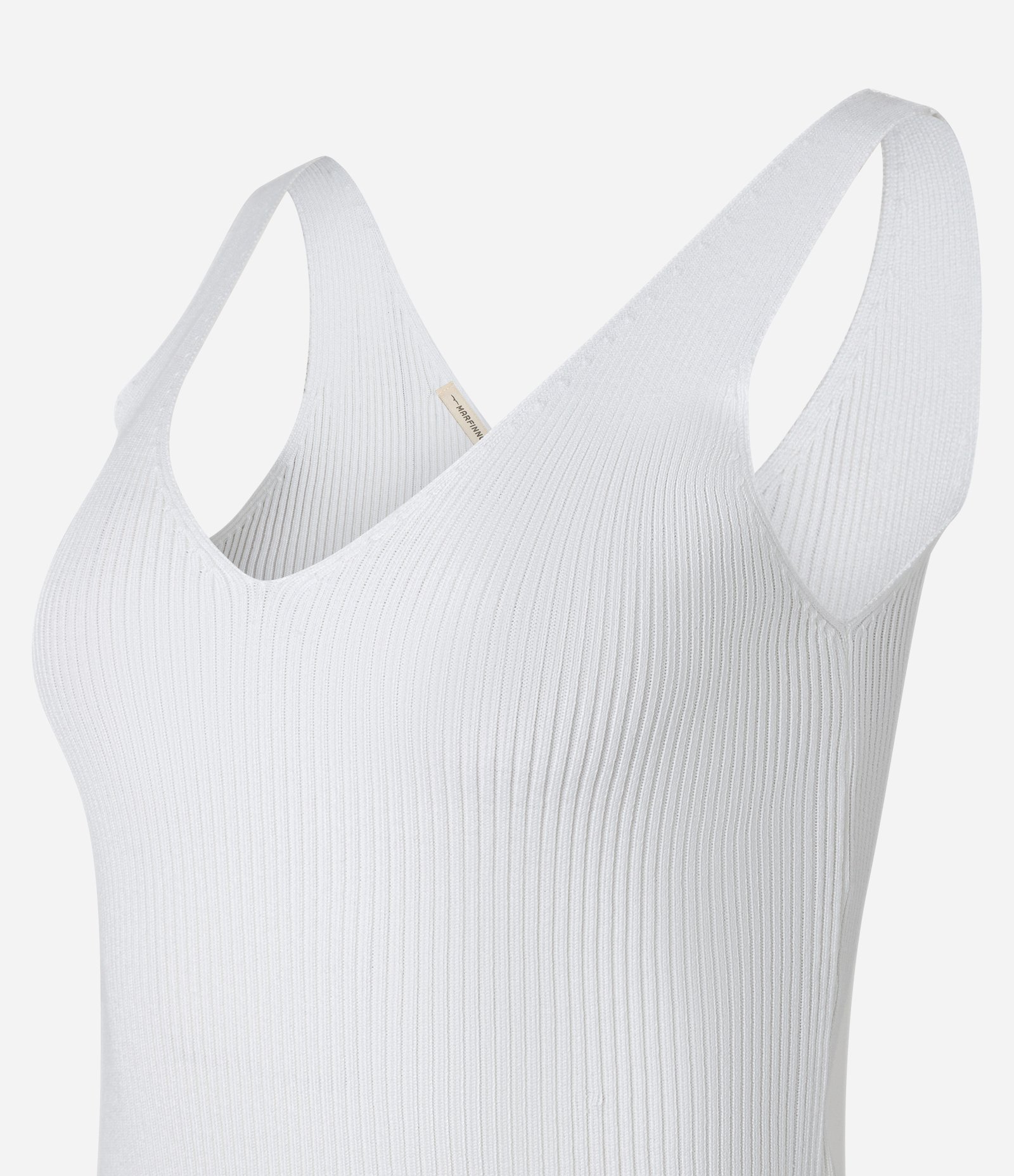 Blusa Regata Canelada em Tricô Leve com Decote V Branco Neve 6