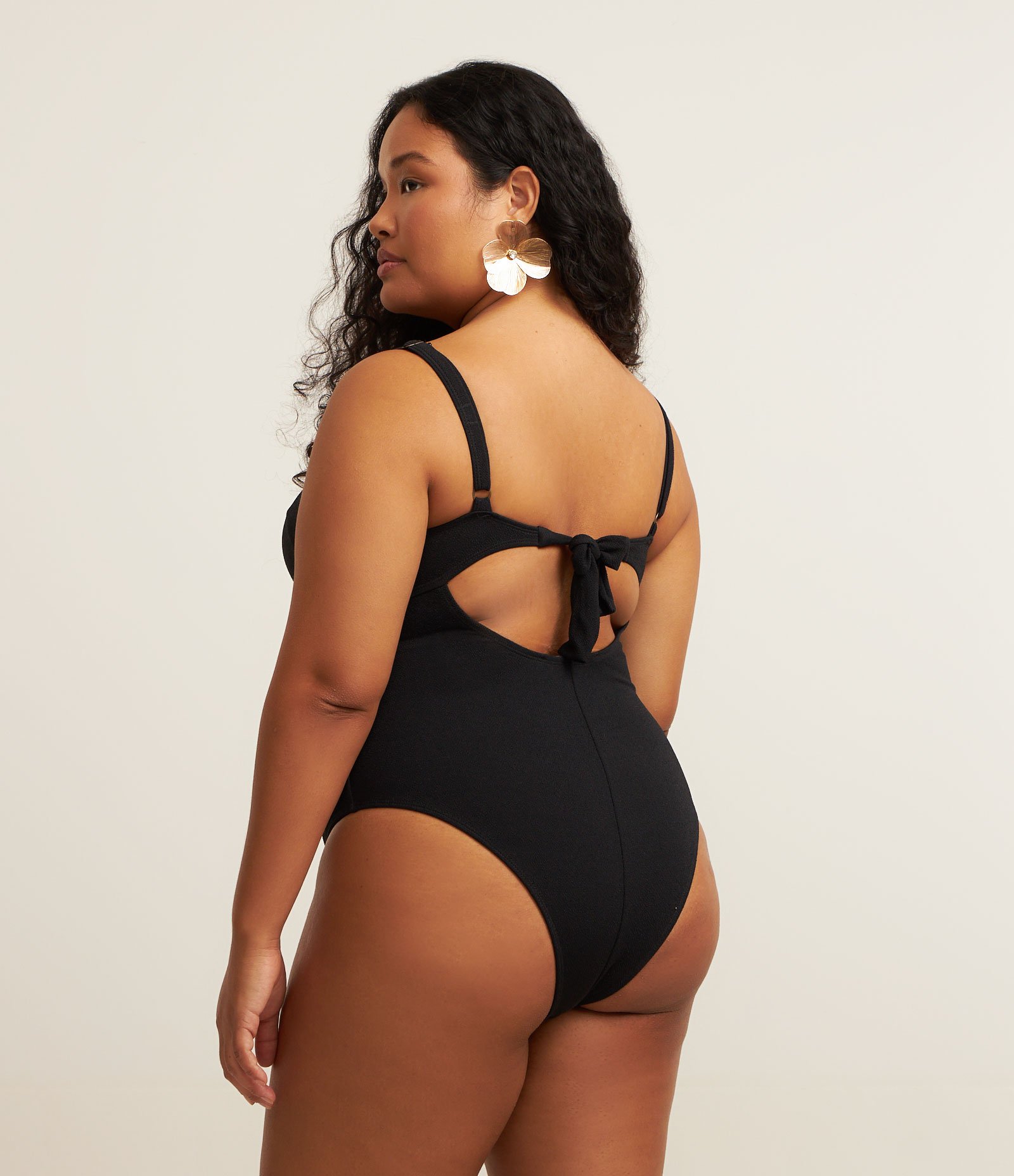 Maiô Meia Taça em Poliamida com Bojo Curve & Plus Size Preto 2
