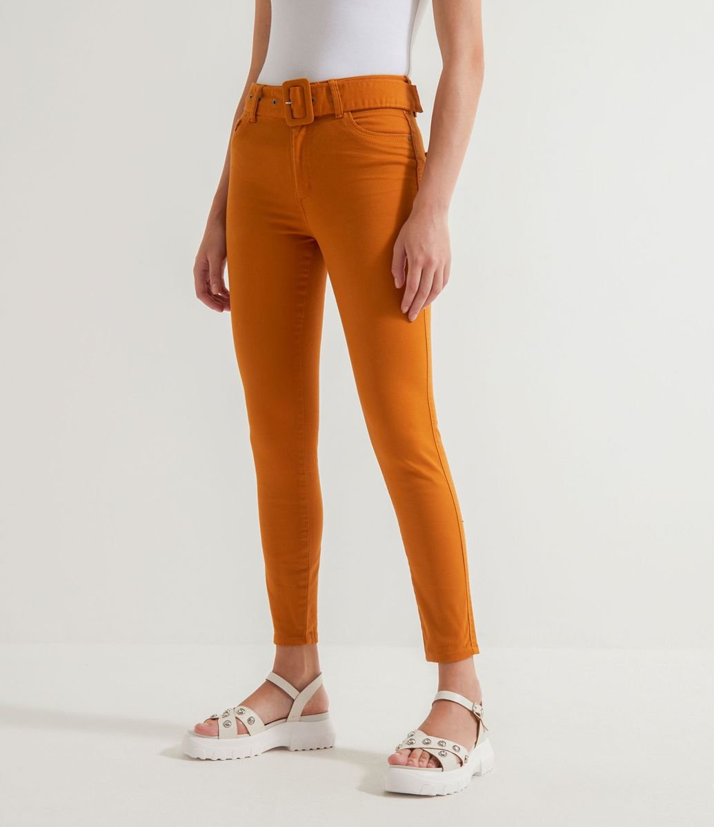 Calça Skinny com Cinto em Sarja é boa?