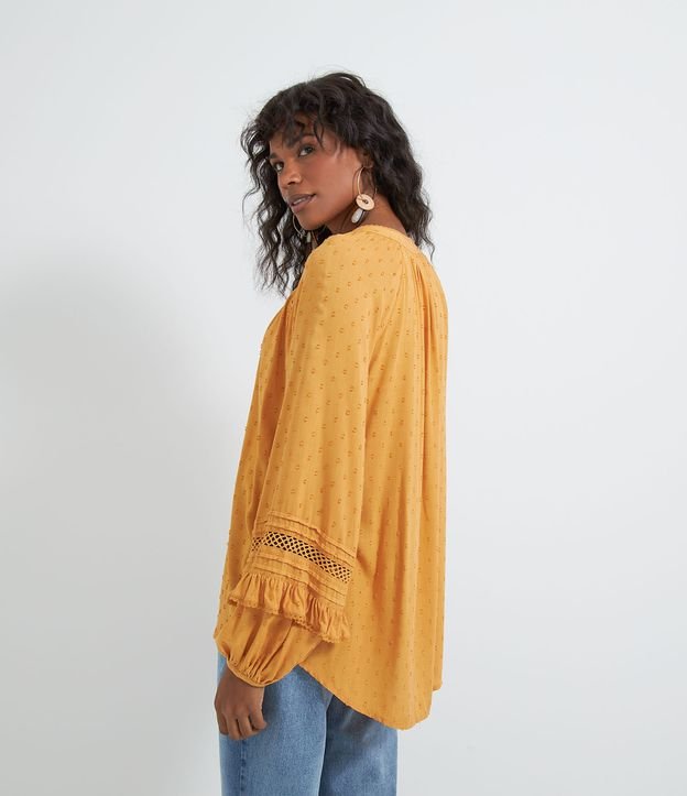 Blusa Amplia en Viscosa con Entremedios y Volado en la Manga Amarillo 2