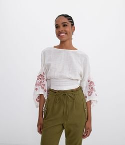 Blusa Curta em Algodão com Manga Bufante e Tassel