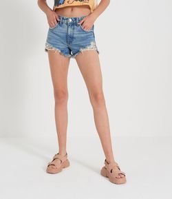 Short Jeans Liso Boyfreind com Puído 