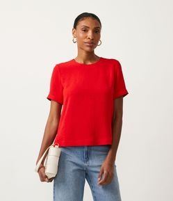 Blusa com Abertura nas Costas e Detalhes Pespontados