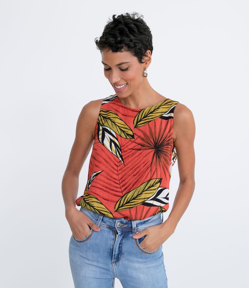 Blusa Regata em Viscose com Estampa Folhagem e Abertura nas Costas Menor preço em Blusa Regata em Viscose com Estampa Folhagem e Abertura nas Costas