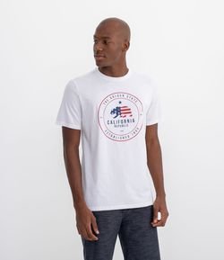 Camiseta Manga Curta Estampa Urso da California Bandeira