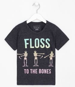 Camiseta Infantil Estampa Floss To The Bones - Tam 5 a 14 anos 