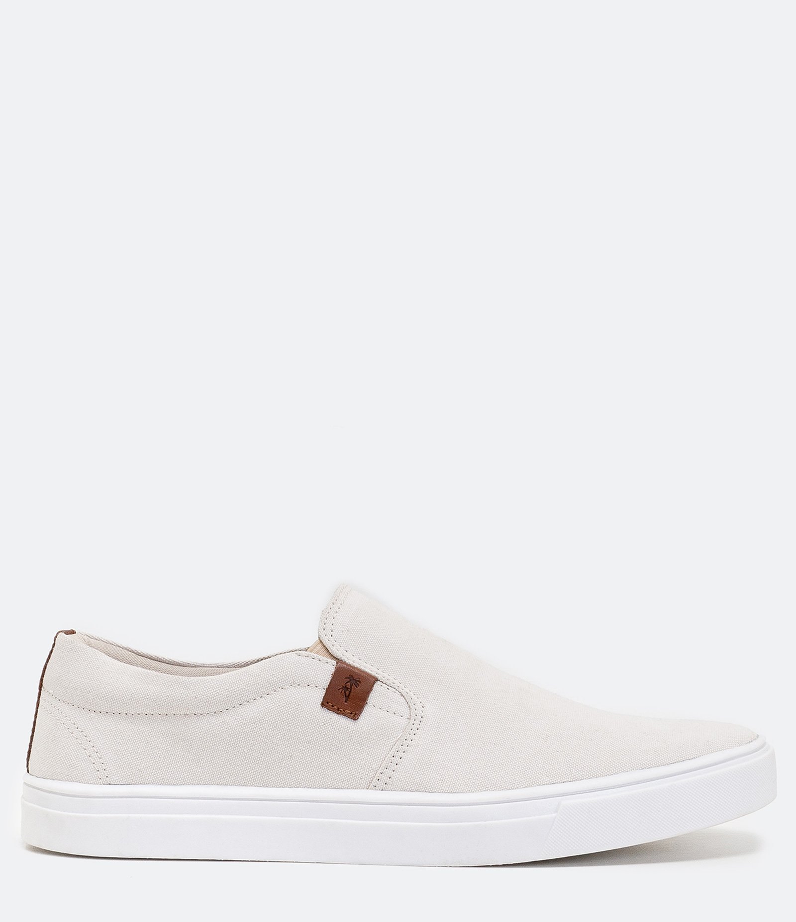 Tênis Slip On com Recortes e Etiqueta Aplicada Branco 2