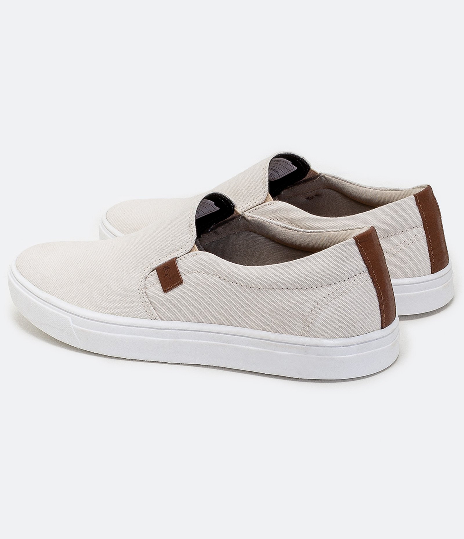 Tênis Slip On com Recortes e Etiqueta Aplicada Branco 3