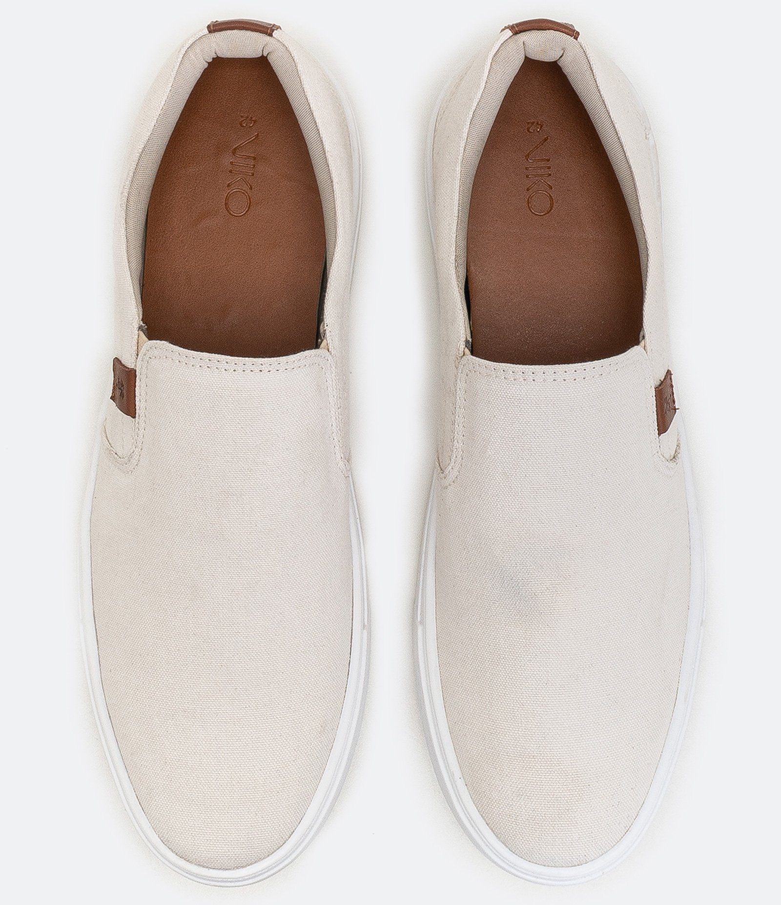 Tênis Slip On com Recortes e Etiqueta Aplicada Branco 4