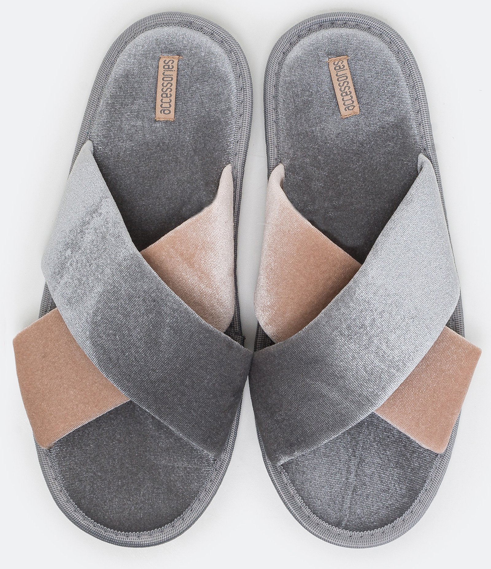 Pantufa Aberta em Veludo Cinza 2