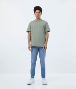 Calça Skinny Jeans com Bolsos