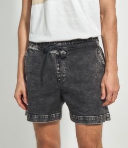 Bermuda Jeans Marmorizada com Amarração na Cintura