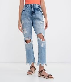 Calça Reta Jeans Lisa com Rasgos e Barra Desfiada