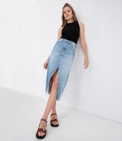 Saia Midi em Jeans com Fenda Frontal e Puídos