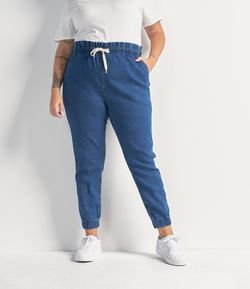 Calça Jogger Jeans Lisa com Amarração Curve & Plus Size