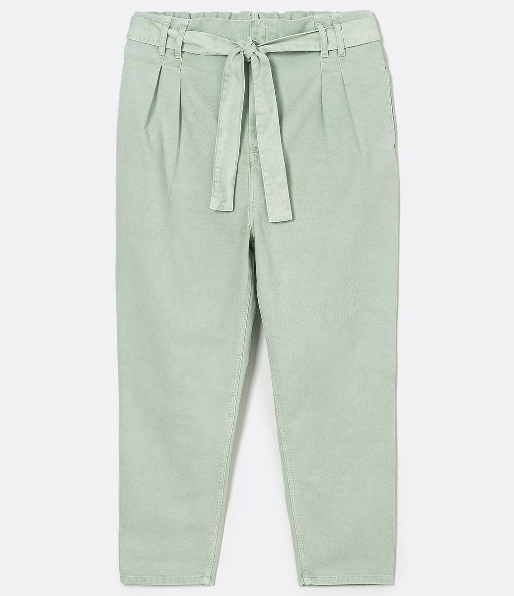 Calça Mom Lisa em Sarja com Pregas e Cinto Curve & Plus Size Menor preço em Calça Mom Lisa em Sarja com Pregas e Cinto Curve & Plus Size
