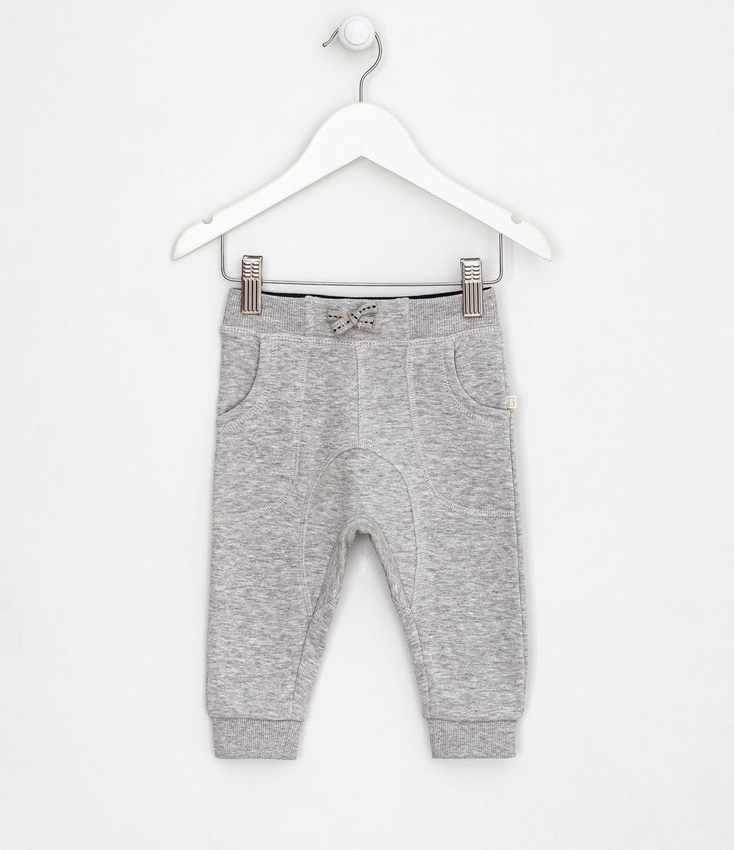 Calça Infantil em Moletom com Recortes - Tam 0 a 18 meses Menor preço em Calça Infantil em Moletom com Recortes - Tam 0 a 18 meses