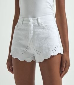 Short Cintura Alta em Sarja com Renda e Ondinhas