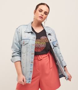 Jaqueta Jeans com Bolsos Frontais e Tachas Curve & Plus Size
