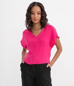 Blusa Manga Curta Gola V com Barra Assimétrica Comfy