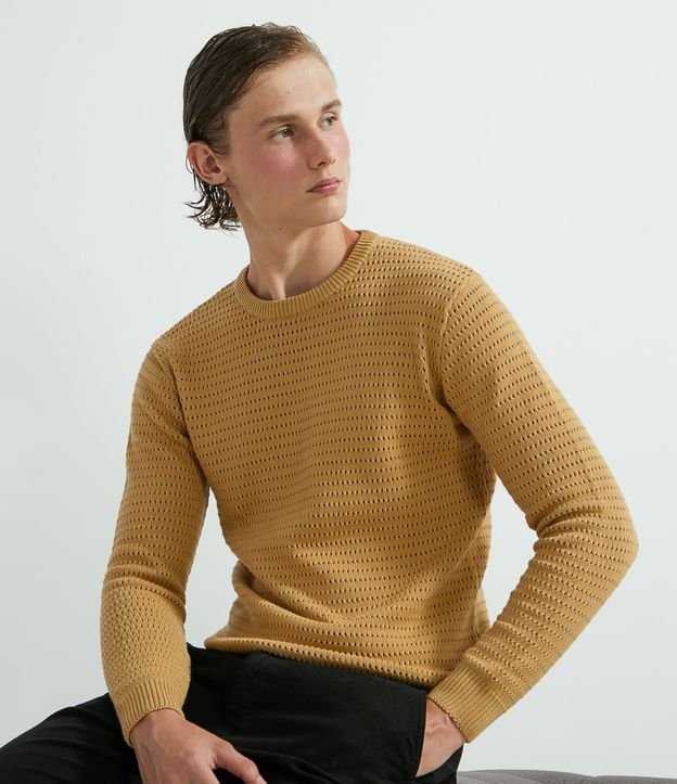 Suéter em Tricô com Textura Perfurada