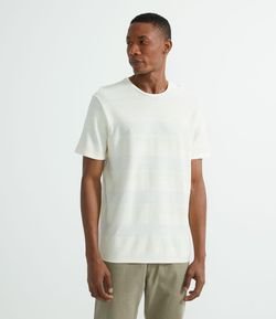 Camiseta Comfort Lisa com Textura