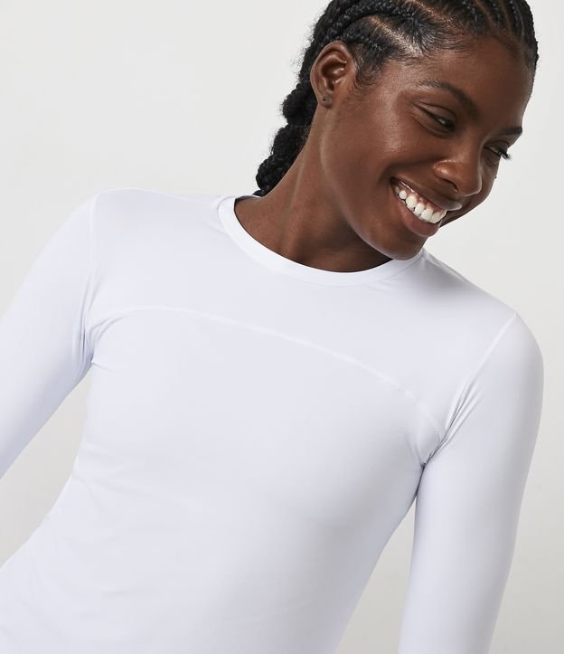 Camiseta Esportiva em Microfibra com Recorte e Proteção UV Branco 4