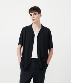 Camisa Slim em Viscose com Gola Colarinho e Manga Curta
