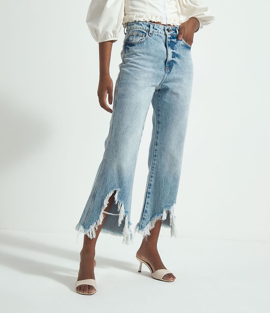 calça flare barra dobrada