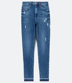 Calça Skinny Jeans com Puídos e Costura Colorida no Passante 