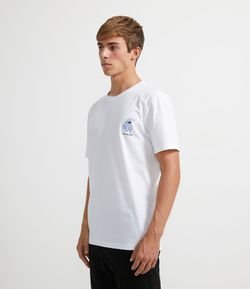 Camiseta com Estampa Frontal e nas Costas