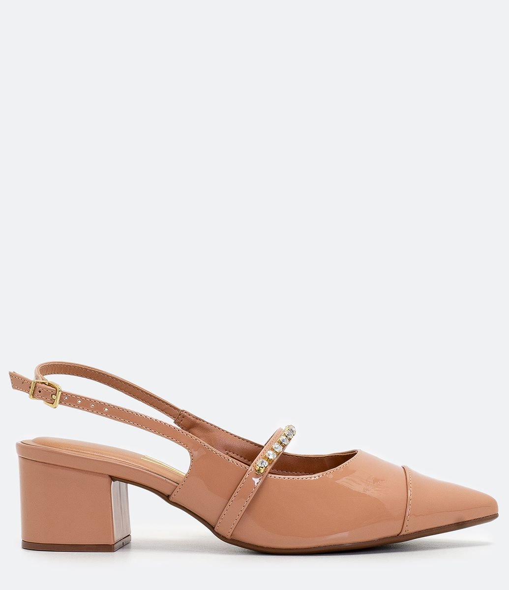 sapato bico fino salto quadrado