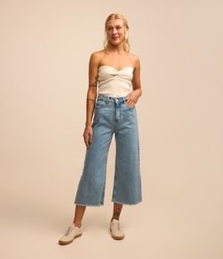 Calça Pantacourt Jeans com Abertura na Lateral e Barra a Fio