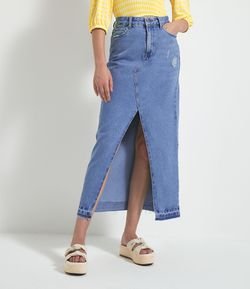 Saia Midi Jeans Lisa com Fenda Frontal e Bainha Desfeita