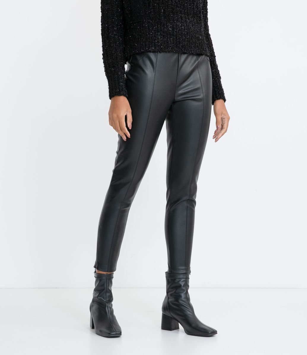 Calça Legging em Material Sintetico com Recortes Frontais Menor preço em Calça Legging em Material Sintetico com Recortes Frontais