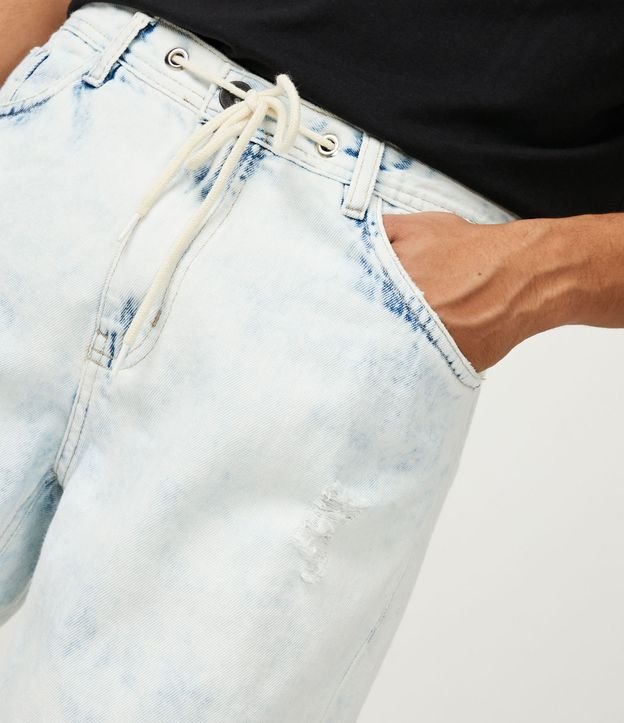 Bermuda Jeans Slim com Puídos Azul 4