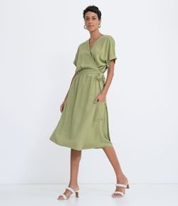 Vestido Midi em Linho Transpassado