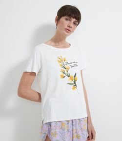 Pijama com Blusa Manga Curta e Short em Viscolycra Estampa Floral